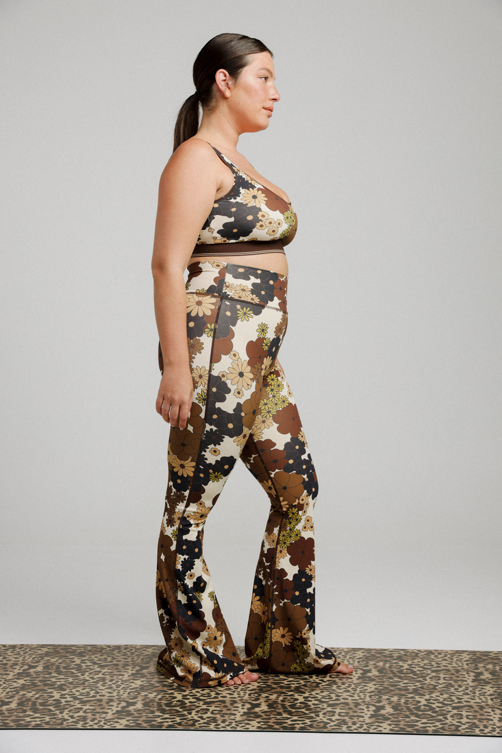 Hershko Floral Flared Leggings