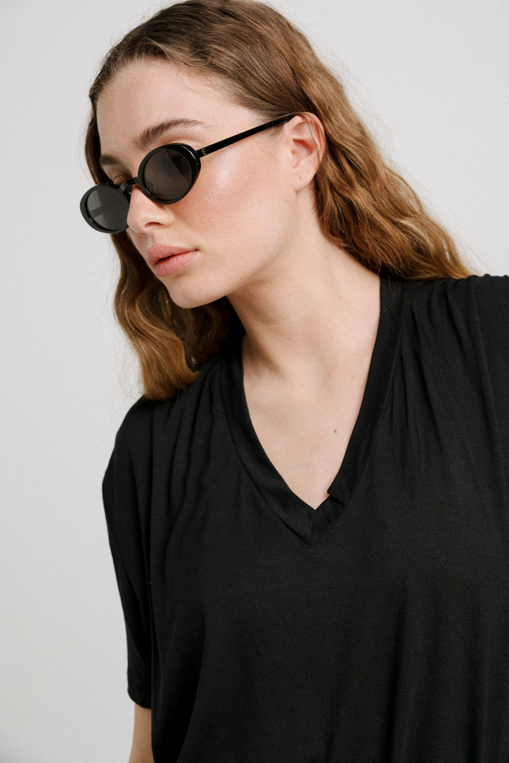 משקפי שמש עם עדשות שחורות לנשים No.5 Black Sunglasses