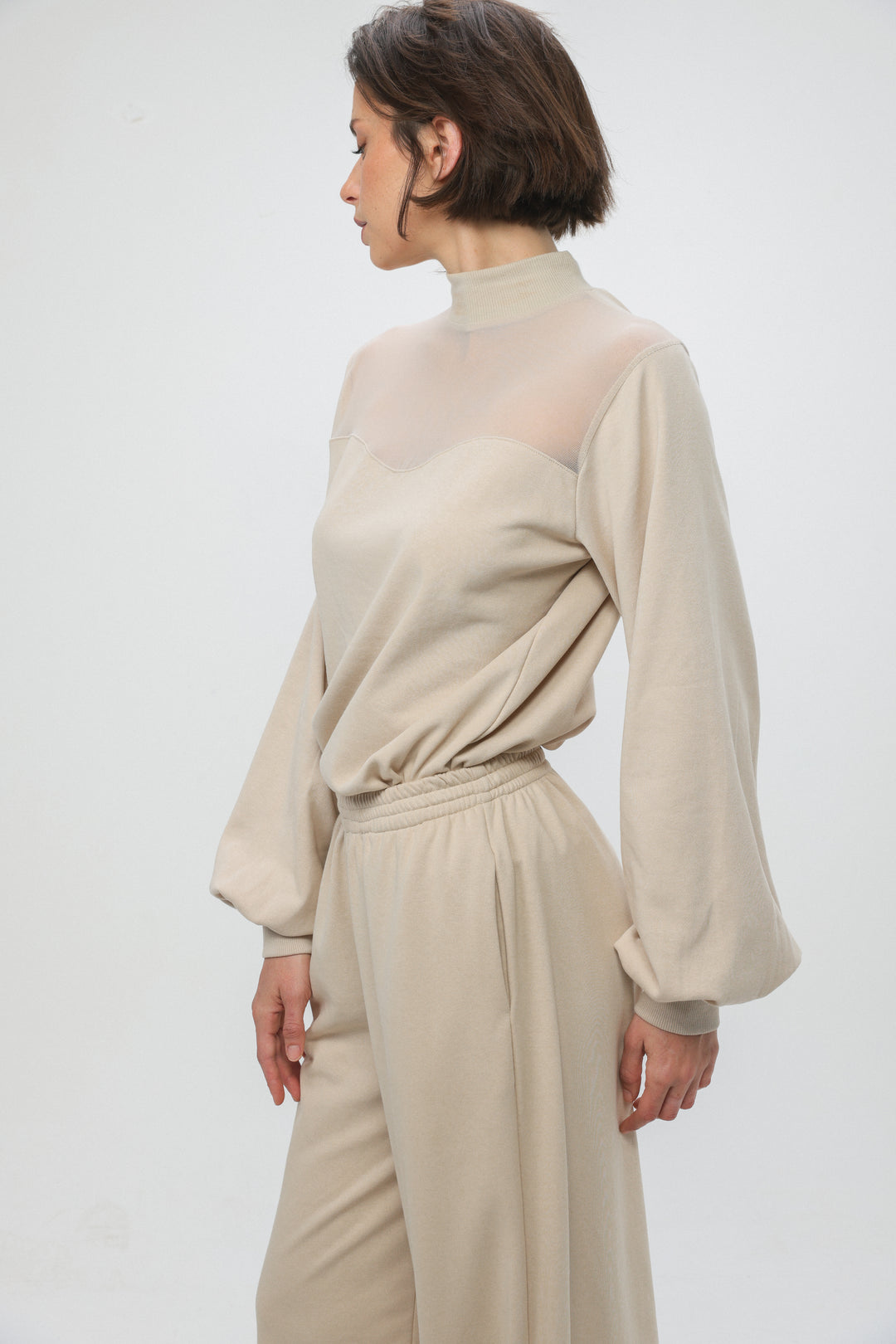 Outline Cream Sweatshirt