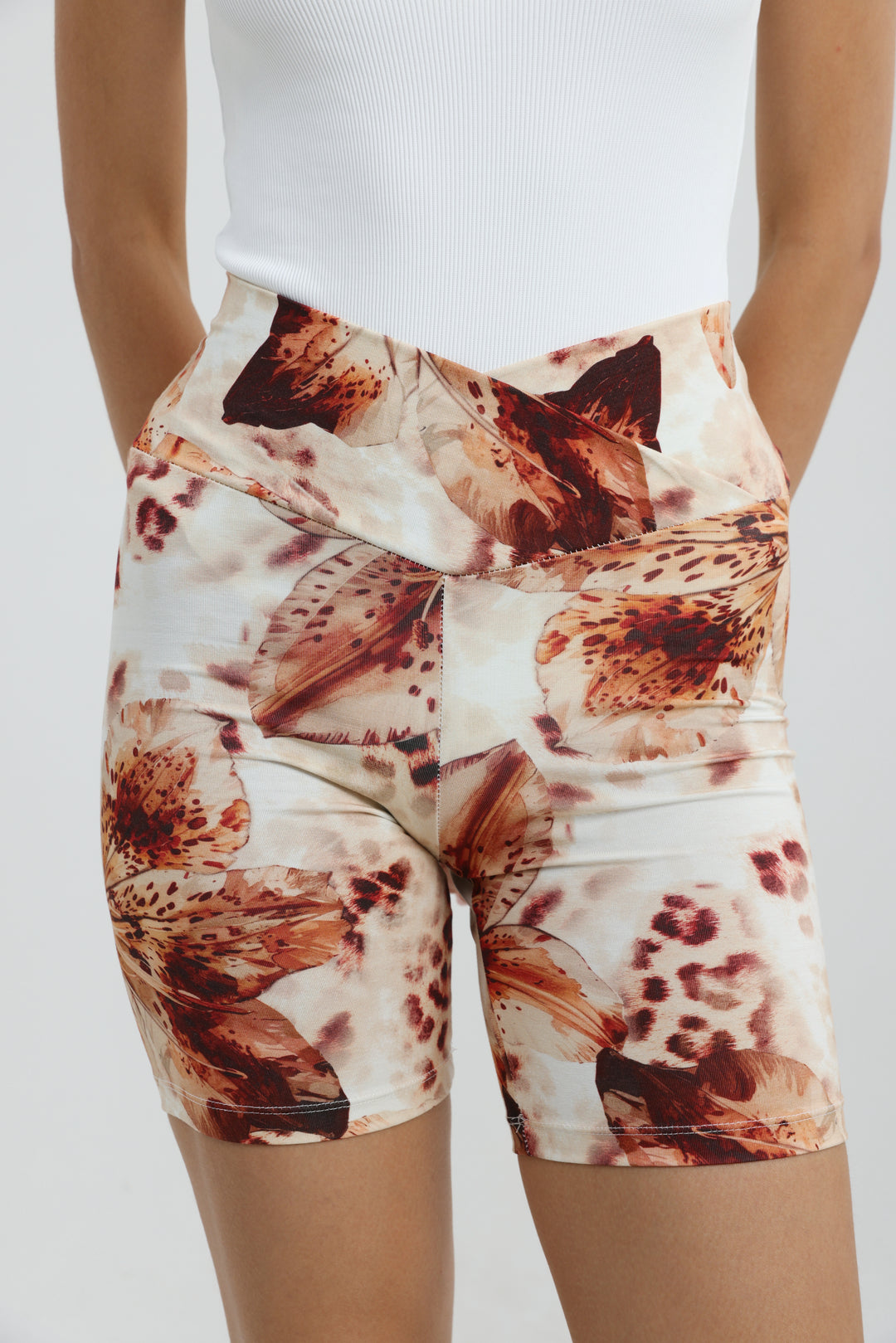 Dani Cream Floral Short Leggings