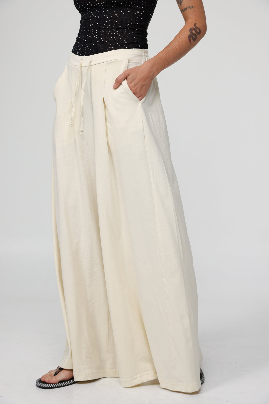 Take Cream Wide Bottoms