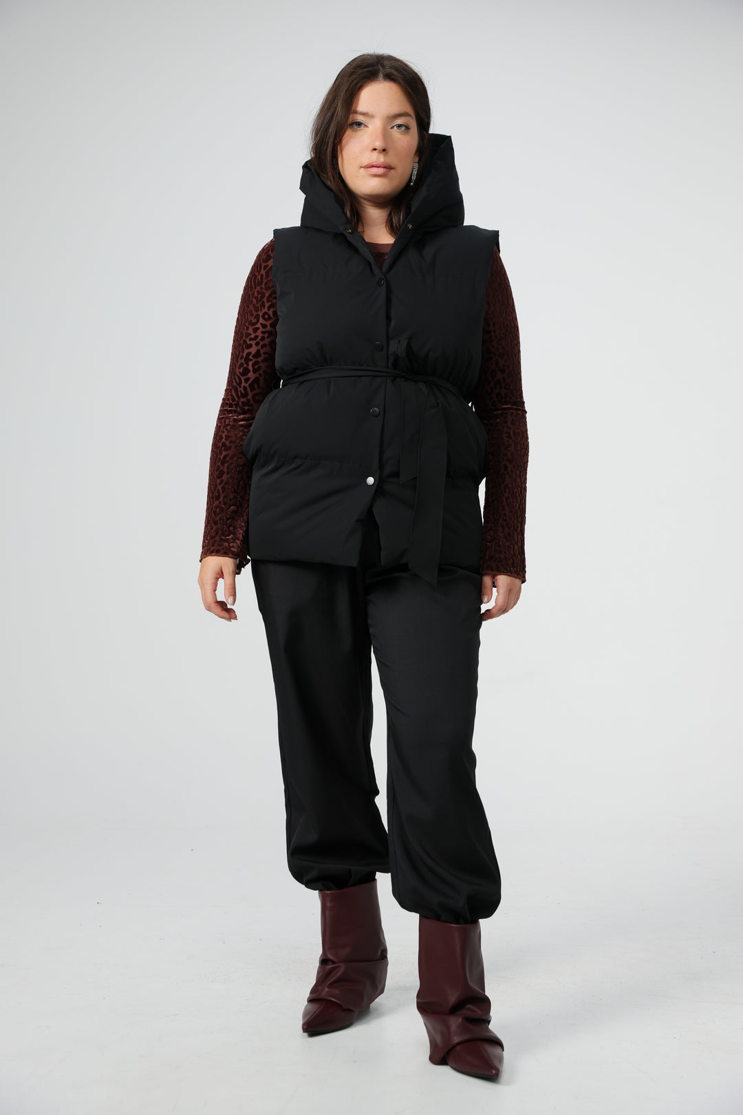 וסט שחור לנשים מידה גדולה Quilted Black Vest