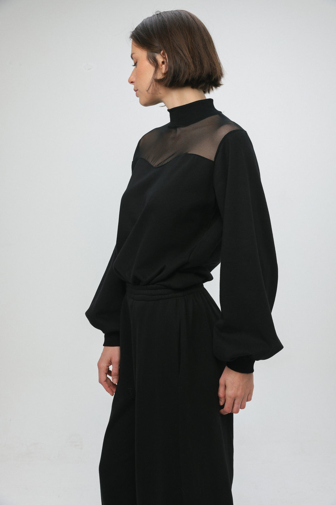 Outline Black Sweatshirt