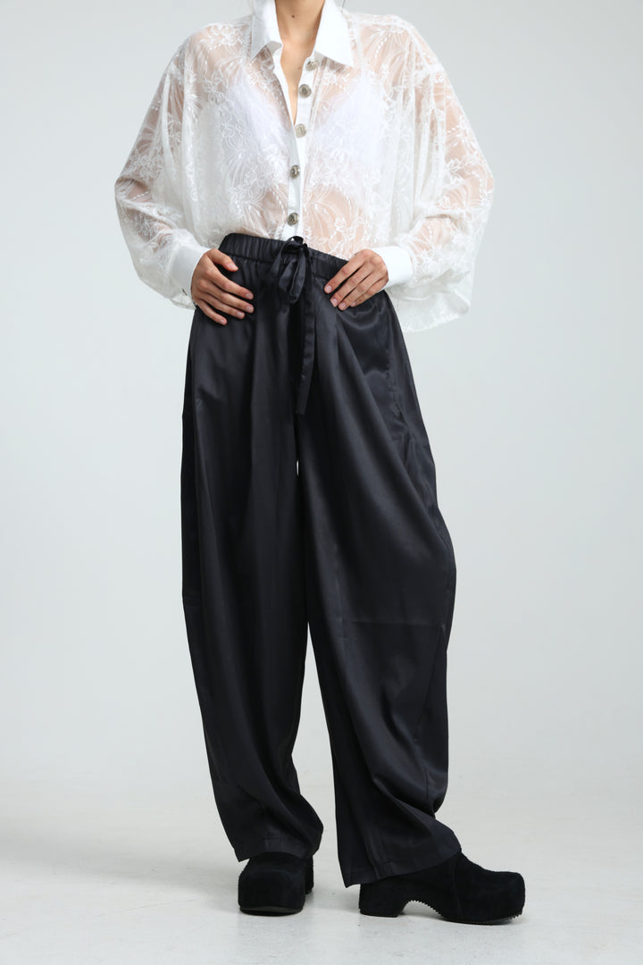 Airy Black Bottoms