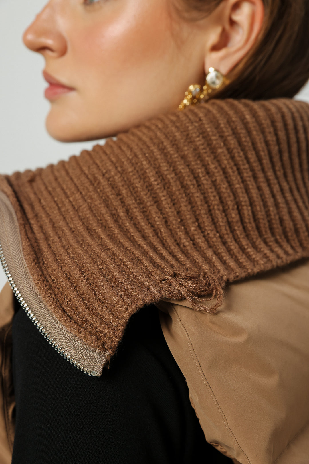 ווסט חום לנשים עם צווארון סריג Mine Camel Vest 