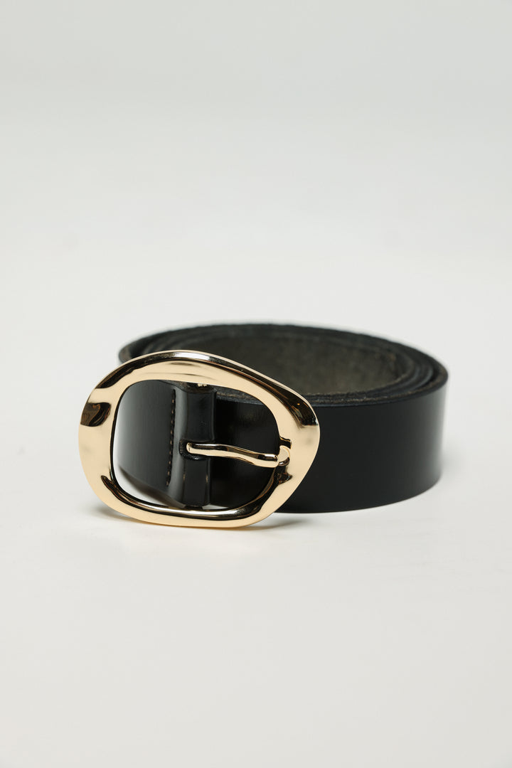 Ovel Buckle Black Leather Belt