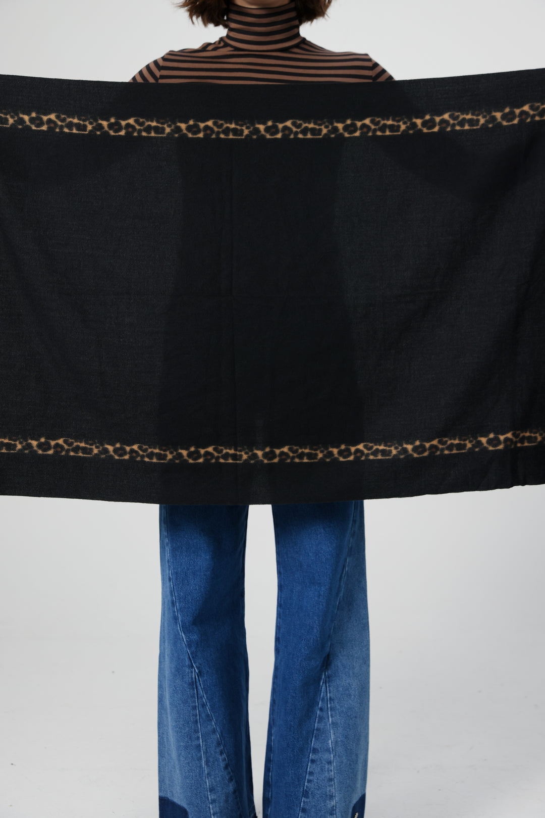 צעיף שחור עם הדפס מנומר Black Scarf