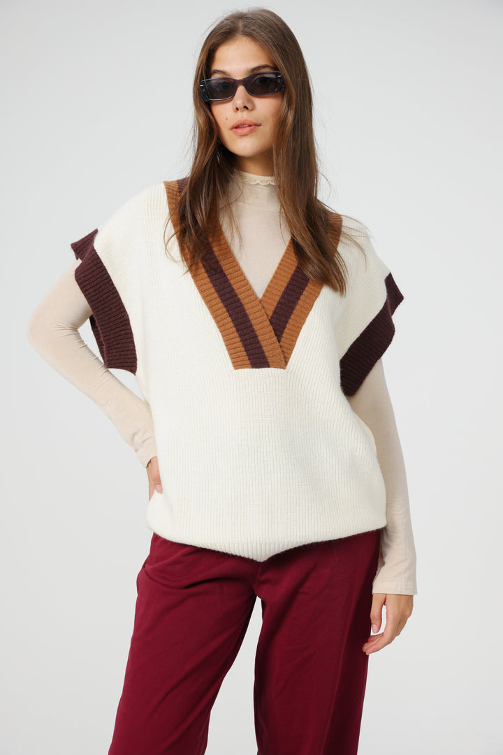 Stunned Cream Vest