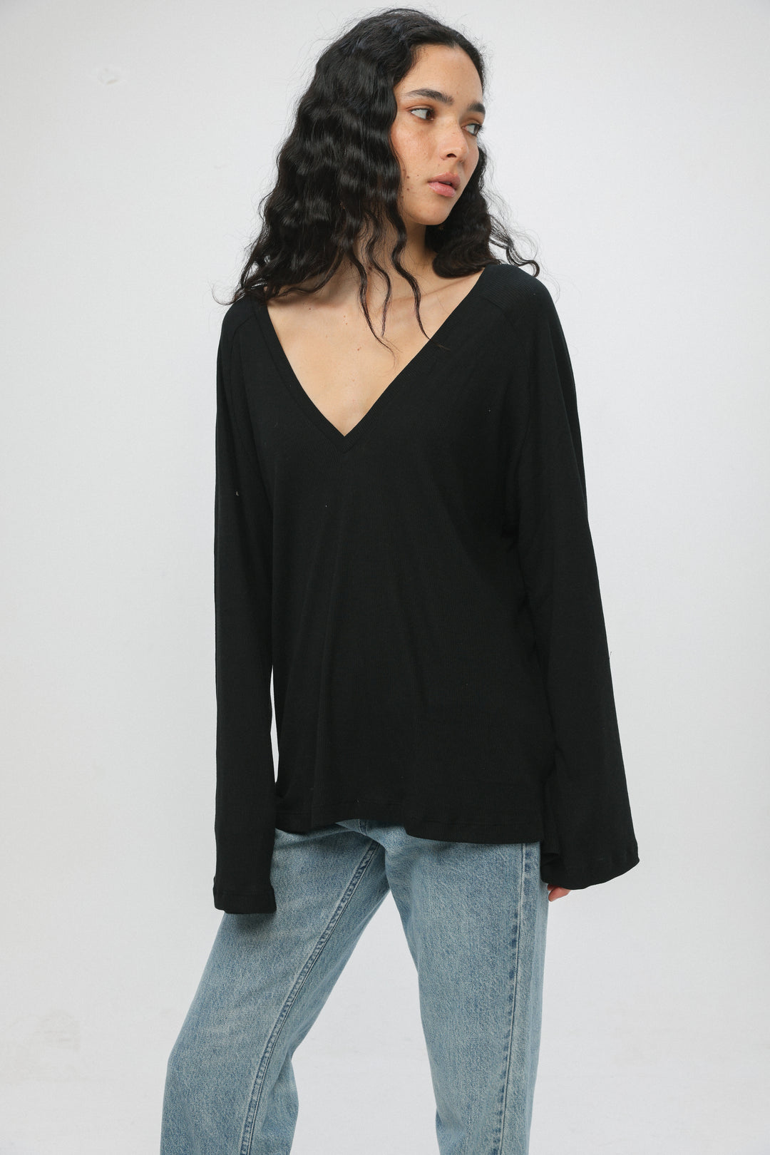 Clean10 Black Rib V Shirt
