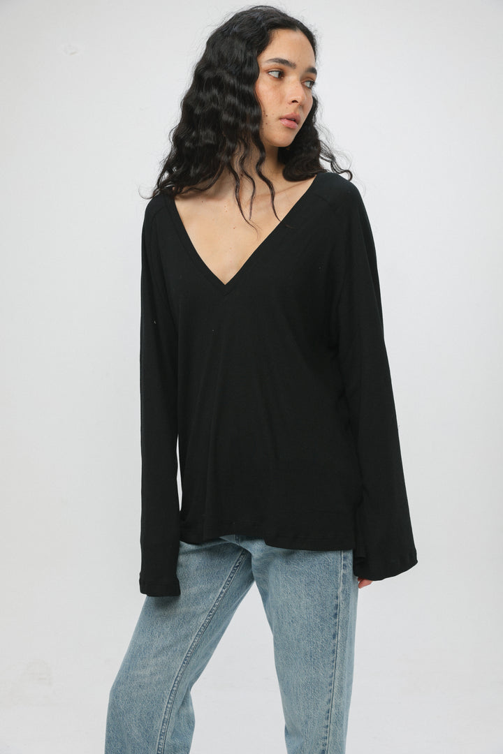 Clean10 Black Rib V Shirt