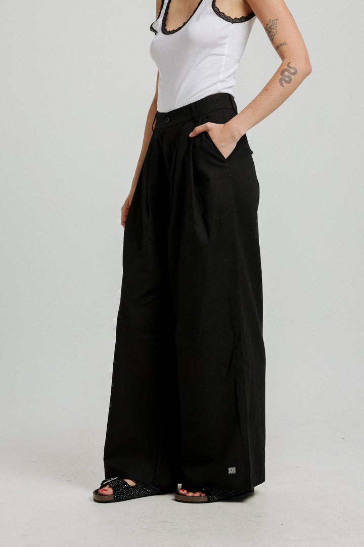 Linen Black Bottoms