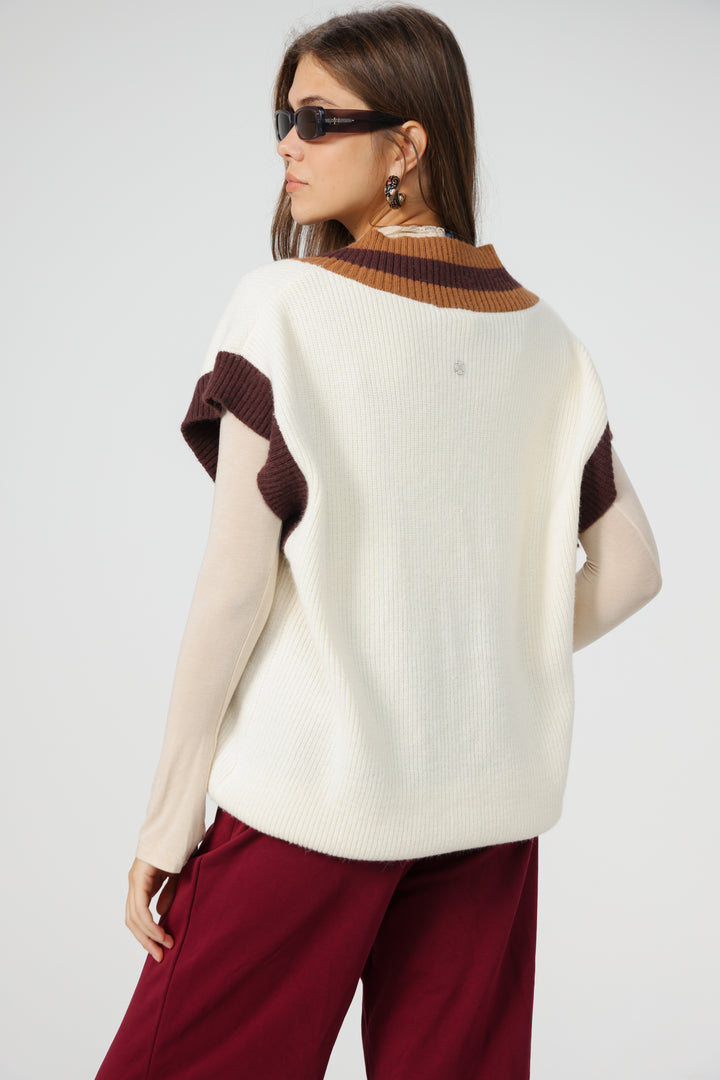 Stunned Cream Vest