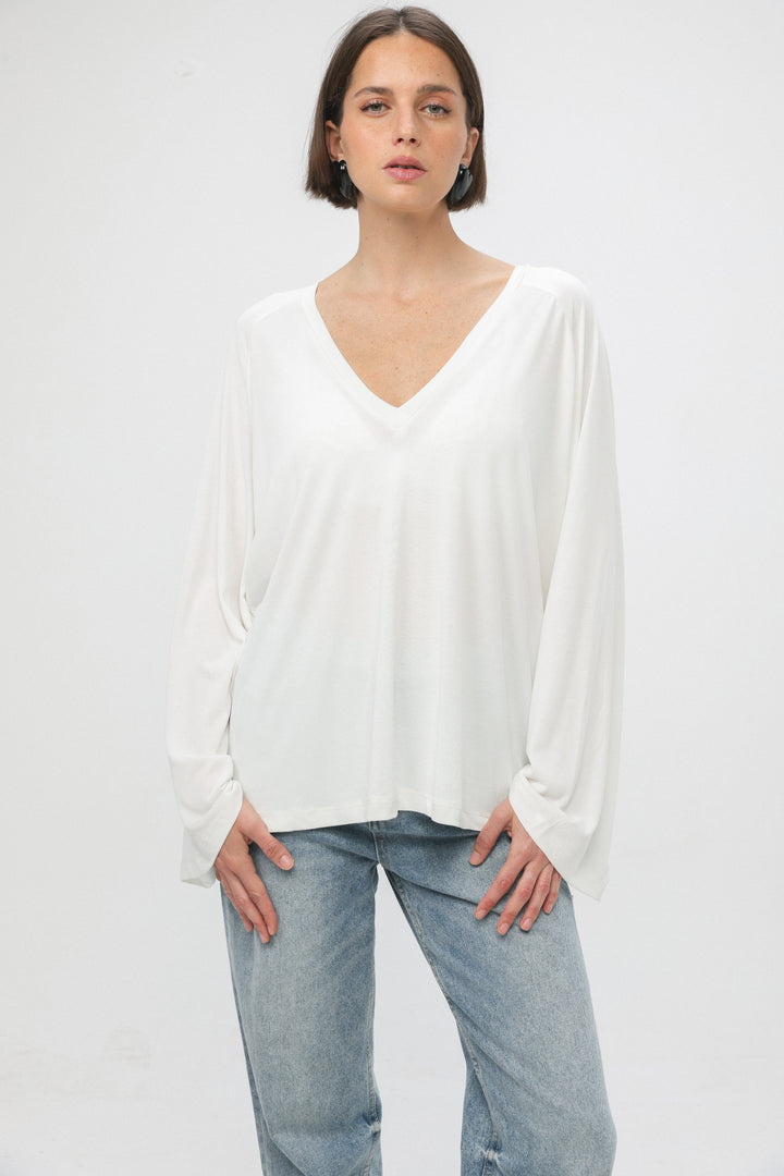Clean10 White V Shirt