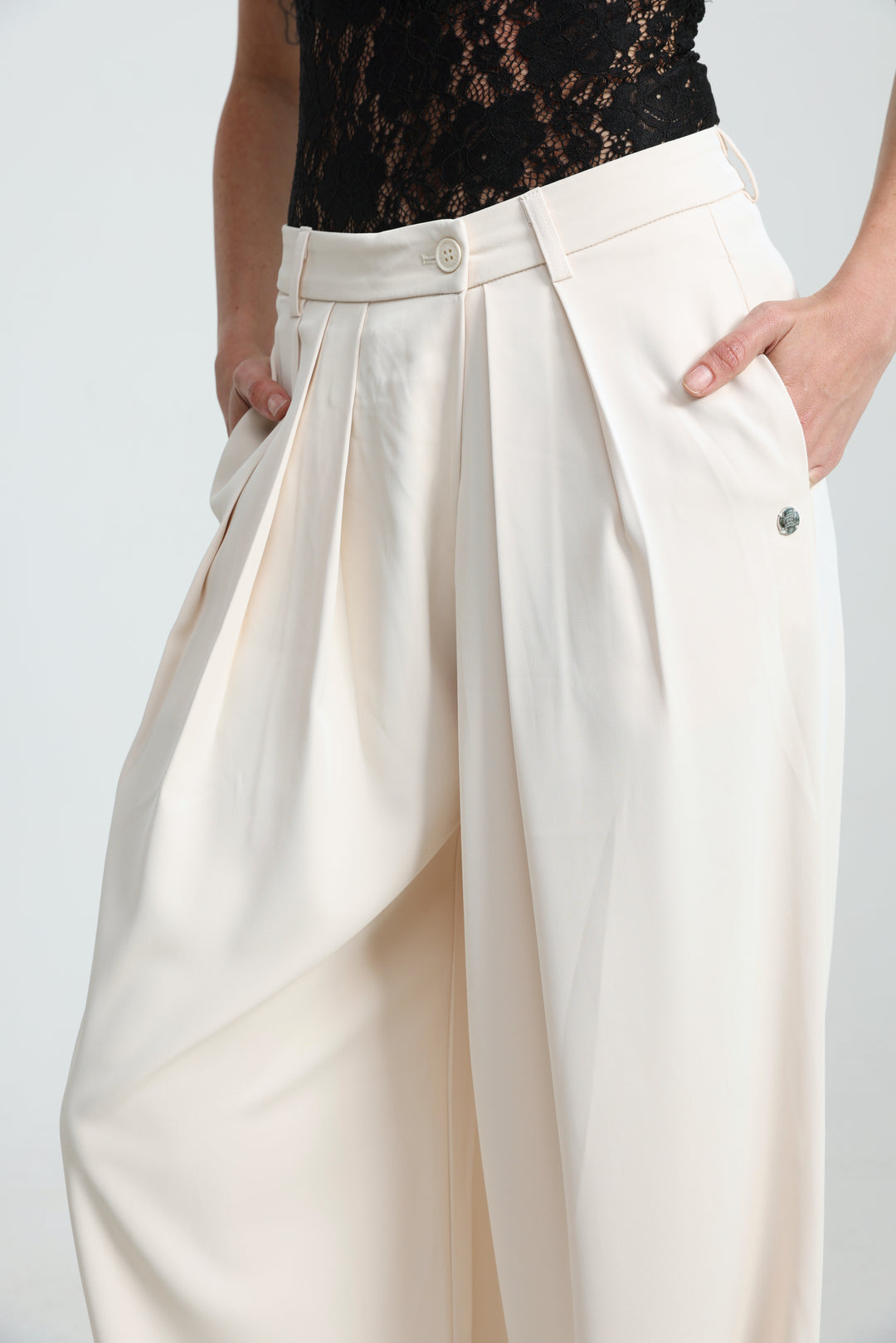 Todi Cream Bottoms