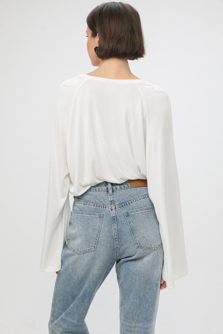 Clean10 White V Shirt