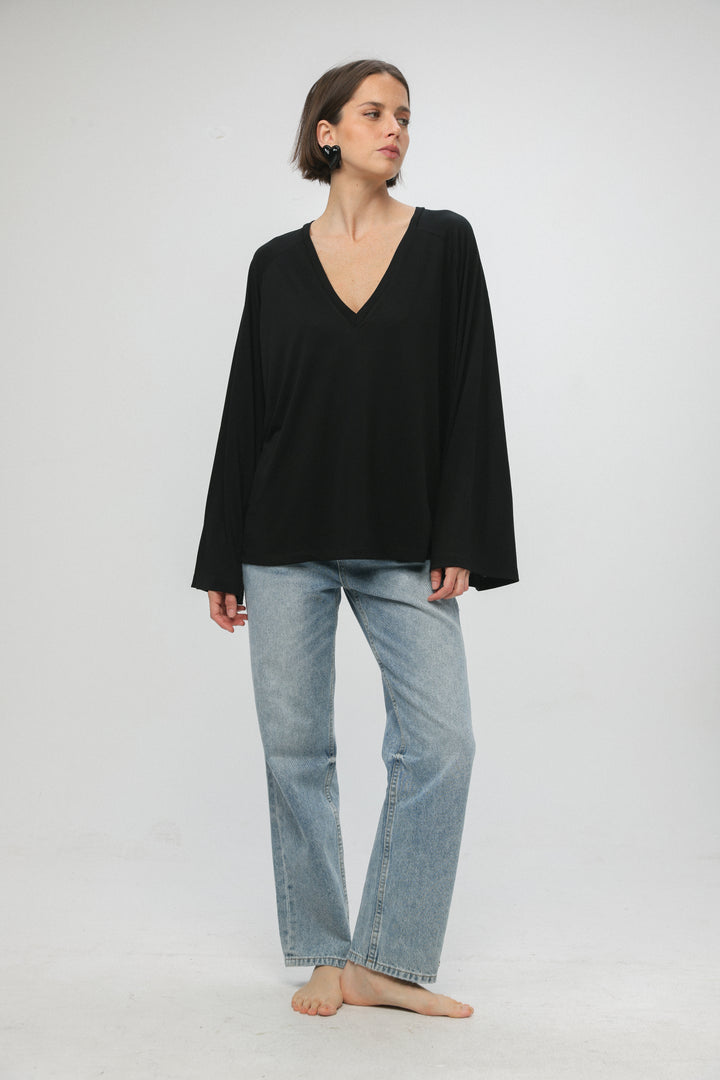 Clean10 Black V Shirt