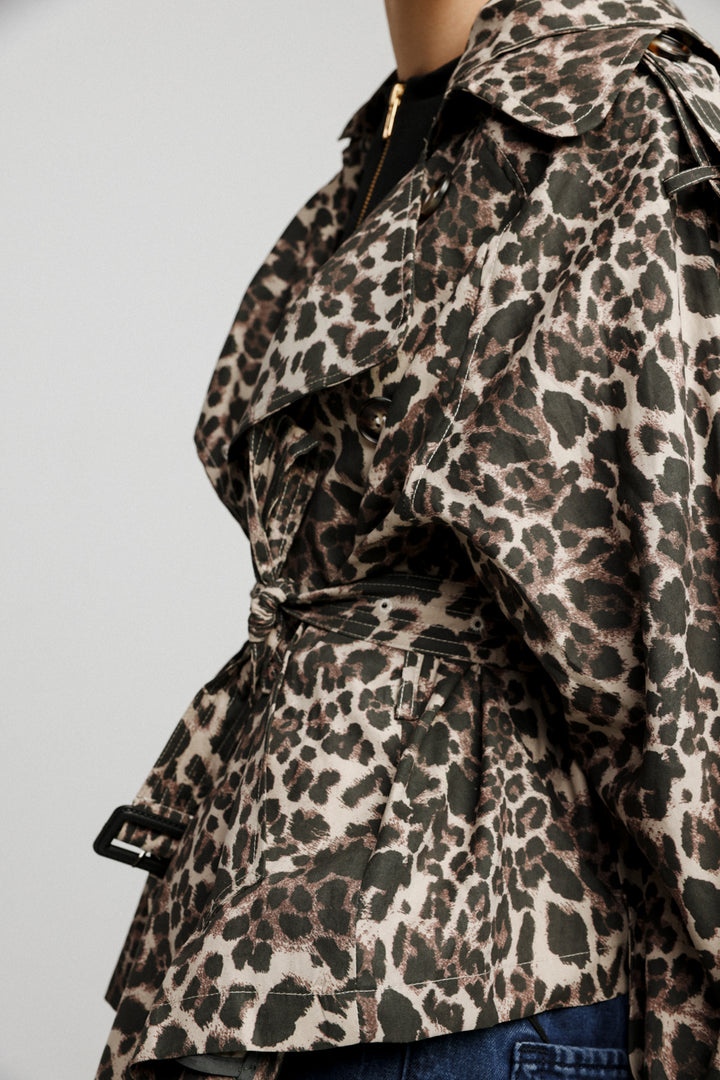 מעיל טרנץ מנומר עם חגורת מותן Leopard Short Trench Coat