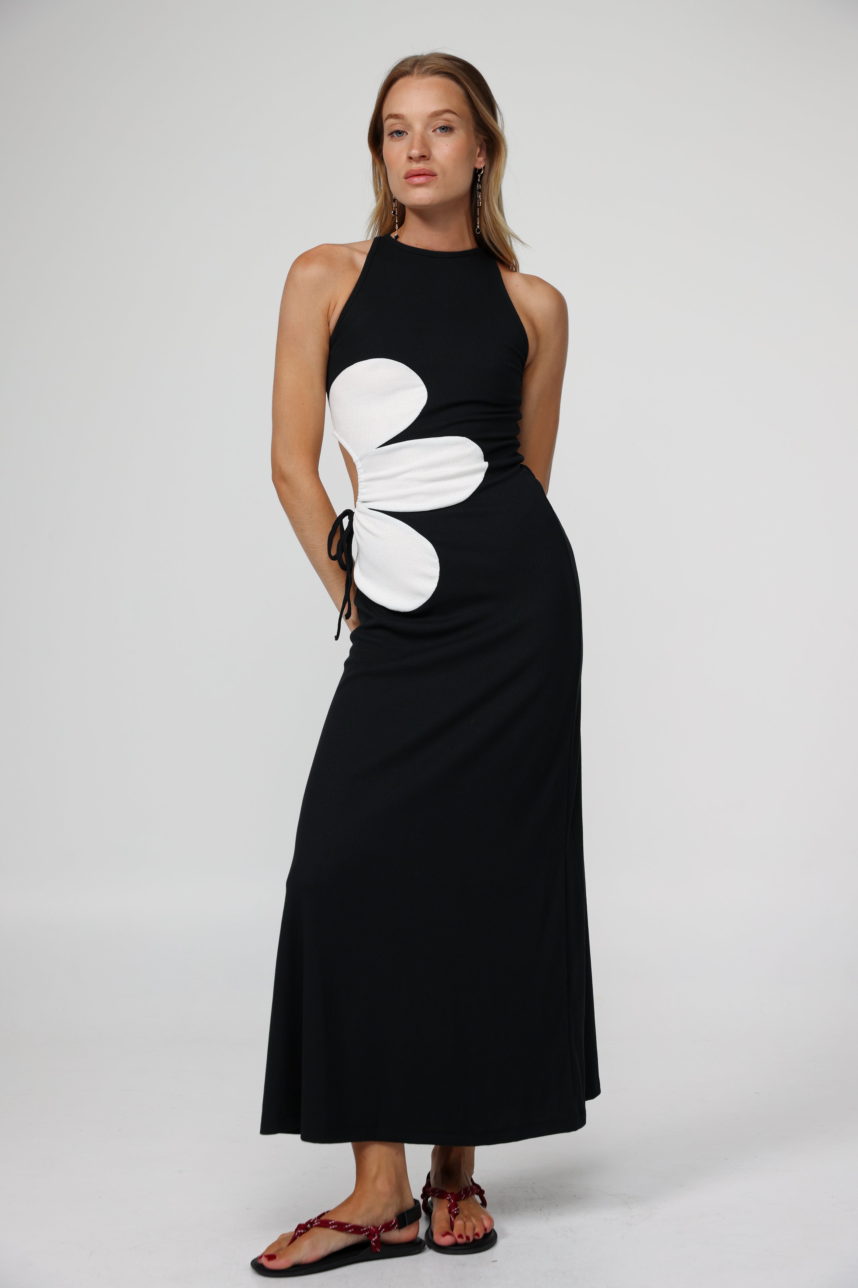 Winding Black Dress – SEESTARZ
