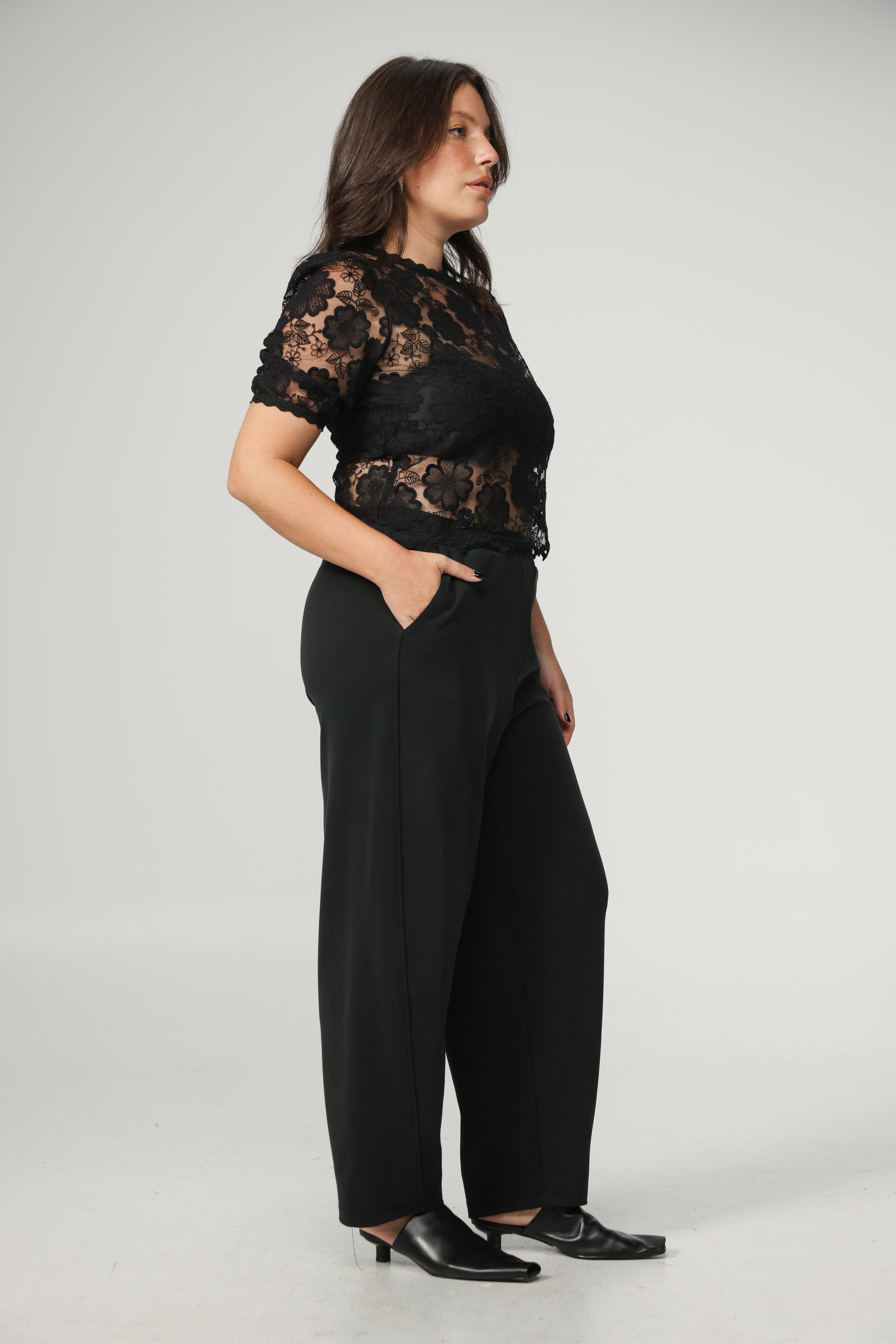 Relaxed Black Bottoms – SEESTARZ