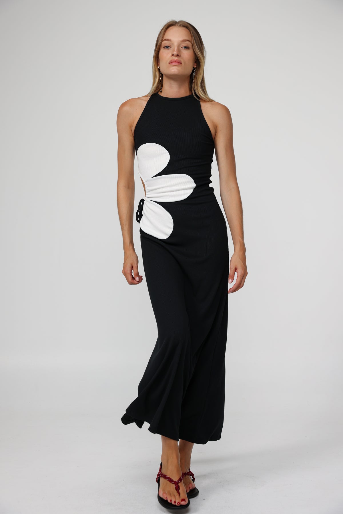 Winding Black Dress – SEESTARZ