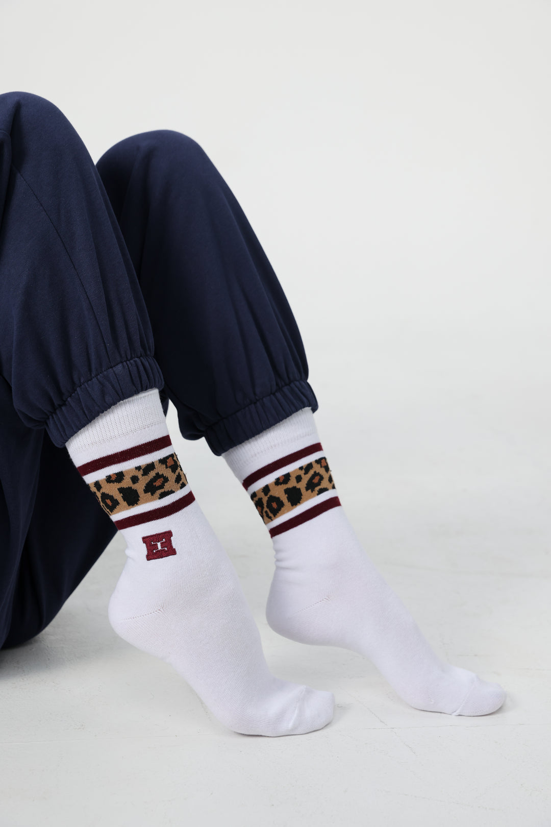 EE White/Leopard Socks