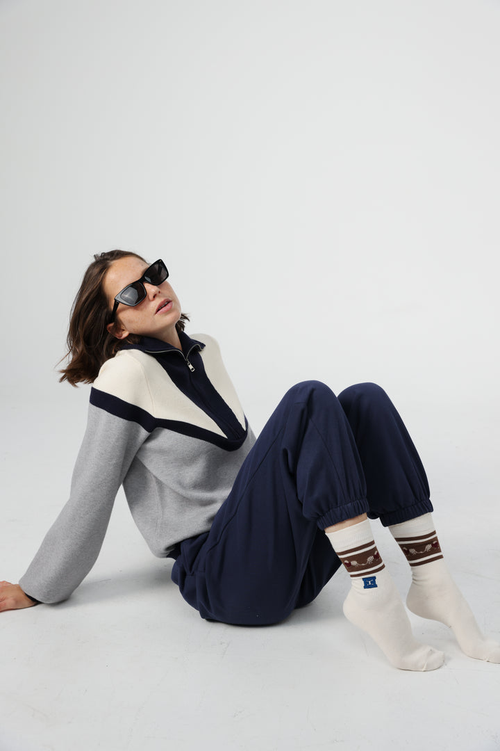 EE Cream/Brown Socks