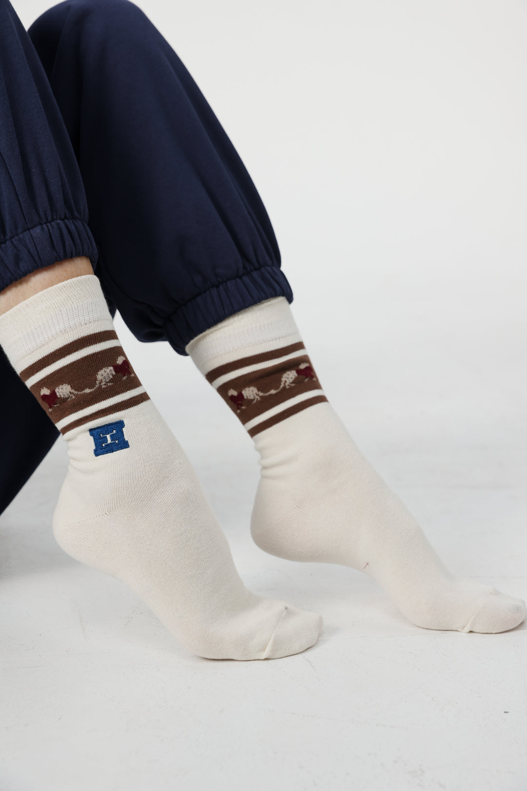 EE Cream/Brown Socks