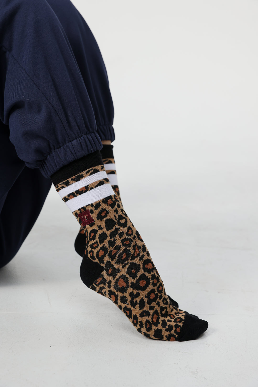 EE Leopard/White Socks