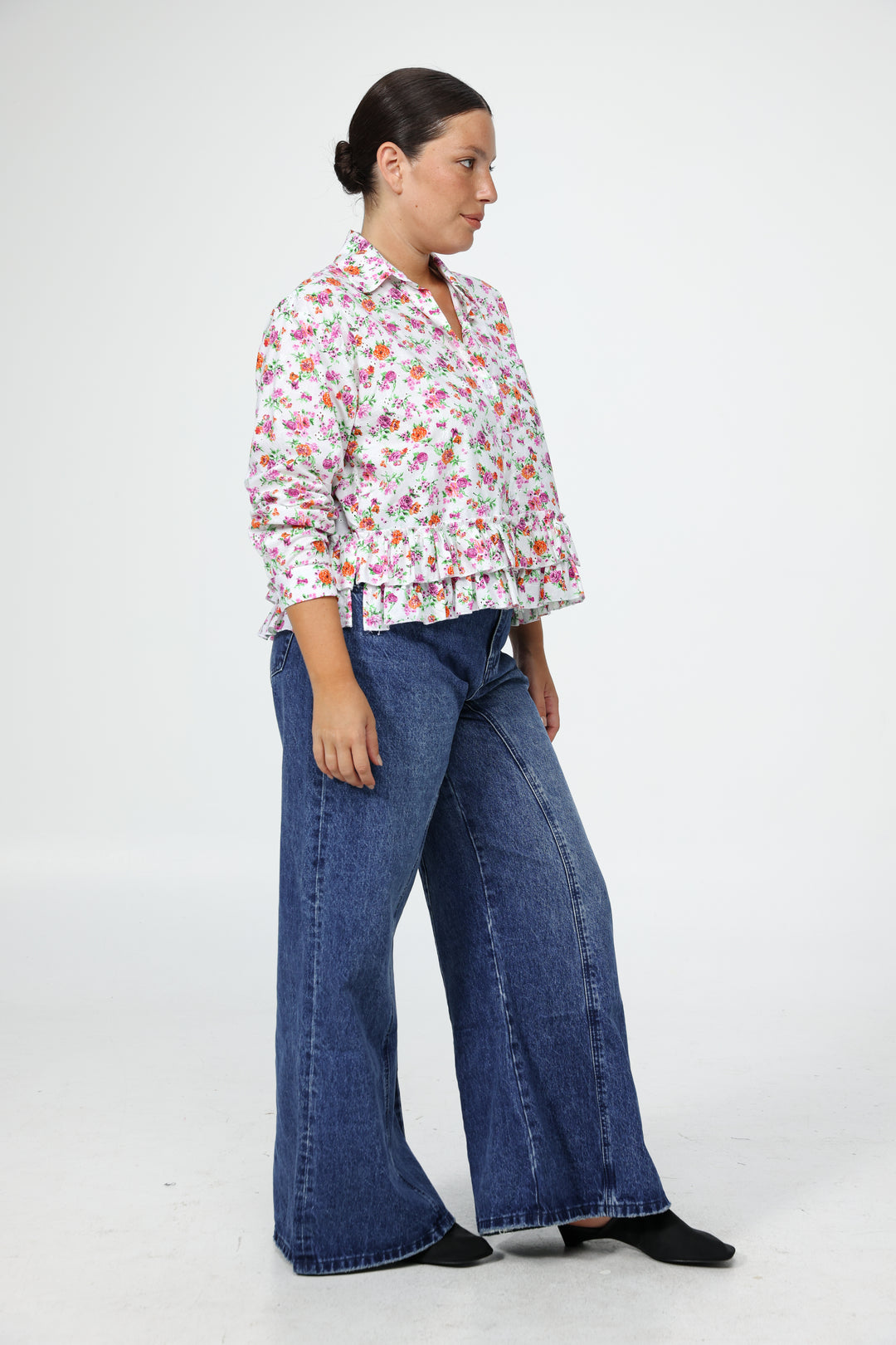 חולצה מכופתרת פרחונית לאישה מידה L Ruffle Floral Buttoned Shirt 