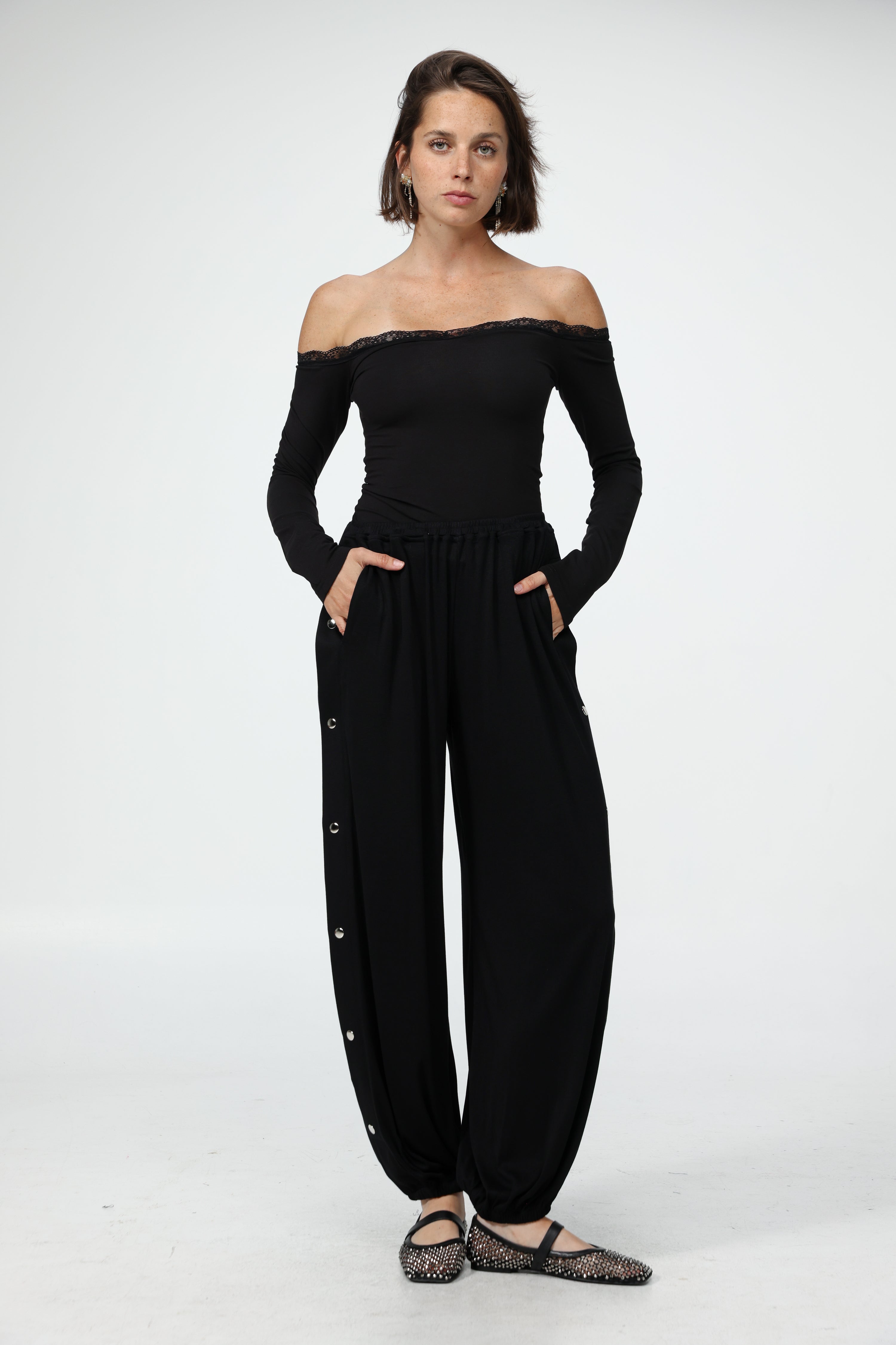Player Black Off Shoulder Top – SEESTARZ