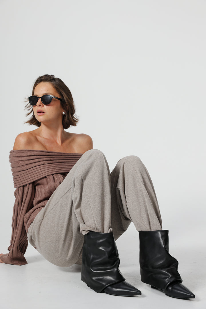 מגפיים שחורות לנשים Black Leather Boots 