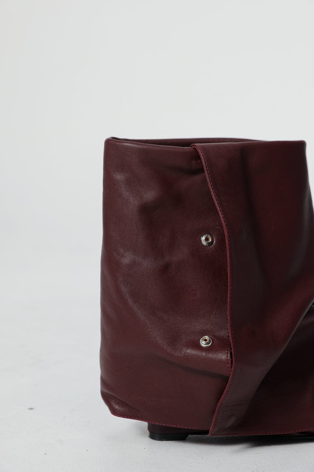 מגפיים חומות נשים עם עיצוב מתקפל לולאה Wine Leather Boots