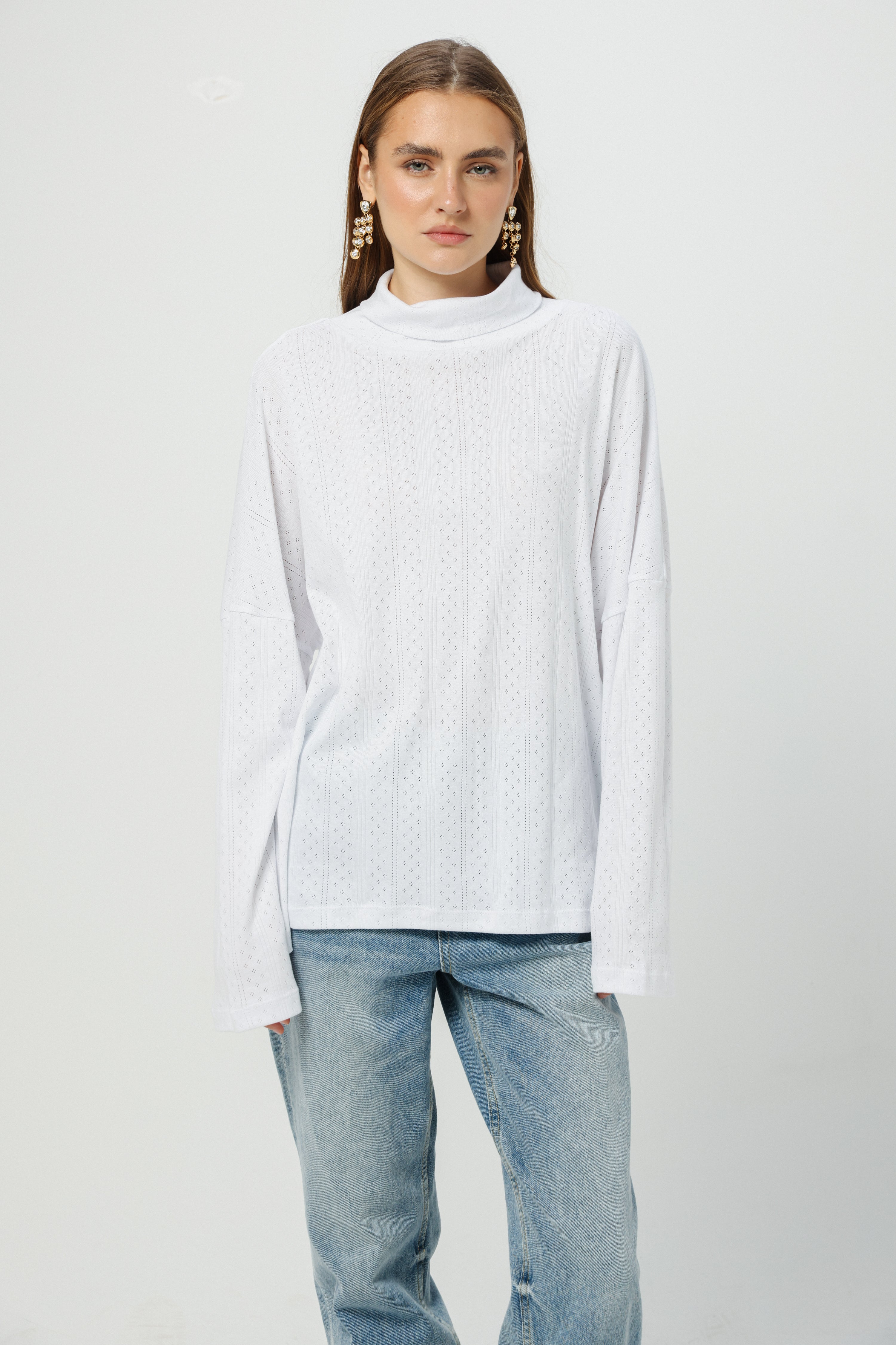 Wanted White Jumper – SEESTARZ