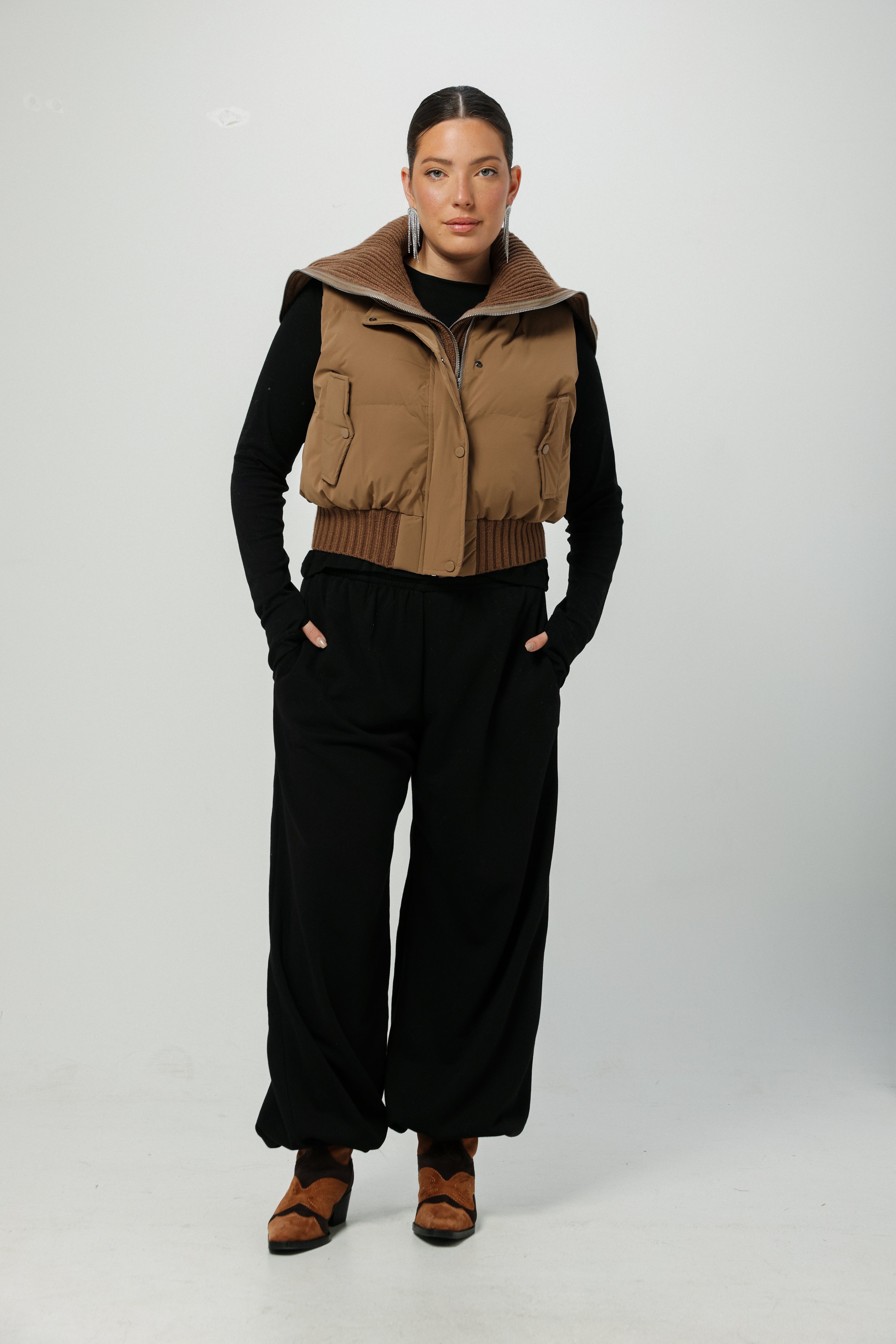 Mine Black Vest – SEESTARZ