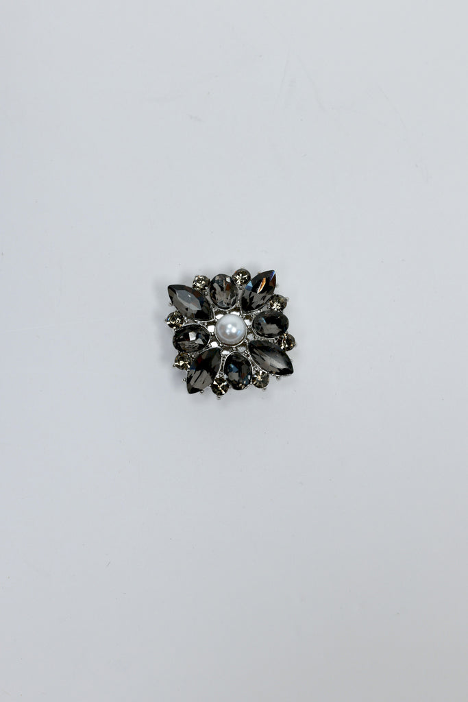 Black Crystal Pearl Flower Button – SEESTARZ
