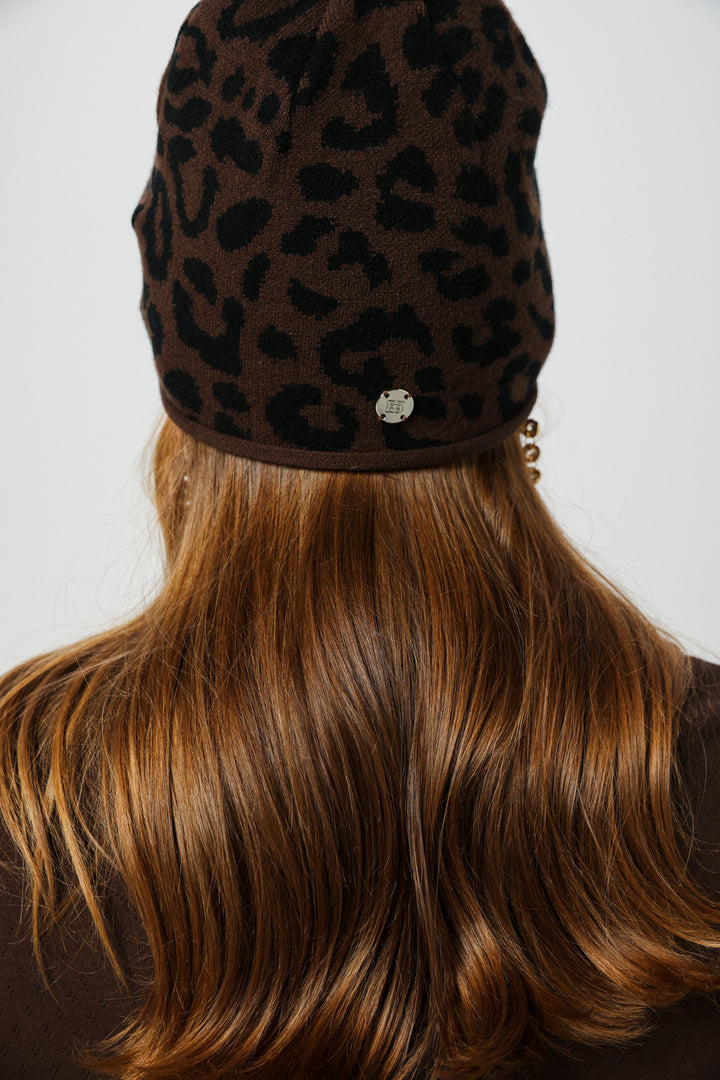 כובע מנומר לחורף Leopard Beanie