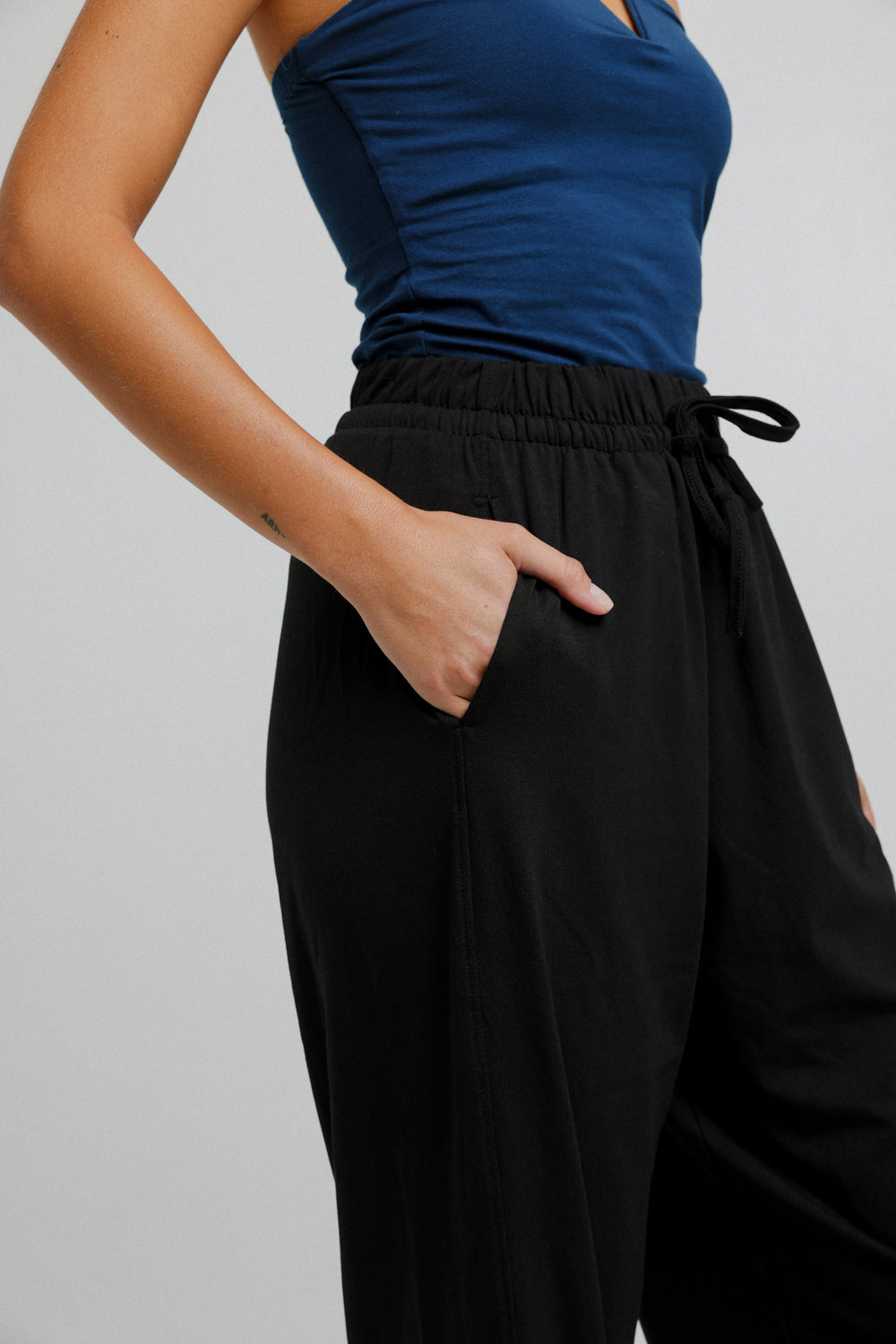 Change Black Bottoms מכנס אלגנט שחור לנשים עם כיסים 