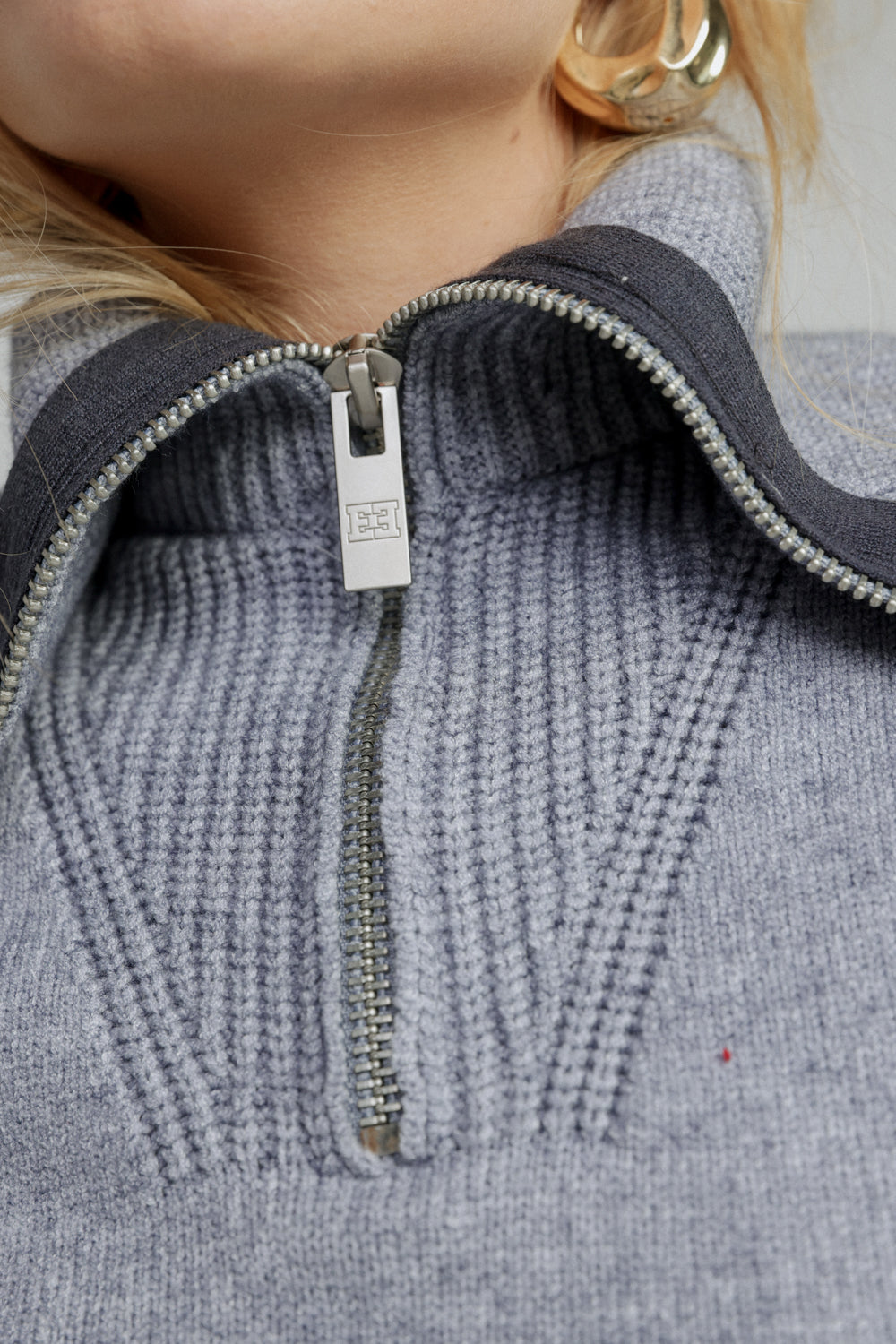 Hugging Sweater Hugging Grey Sweater – SEESTARZ