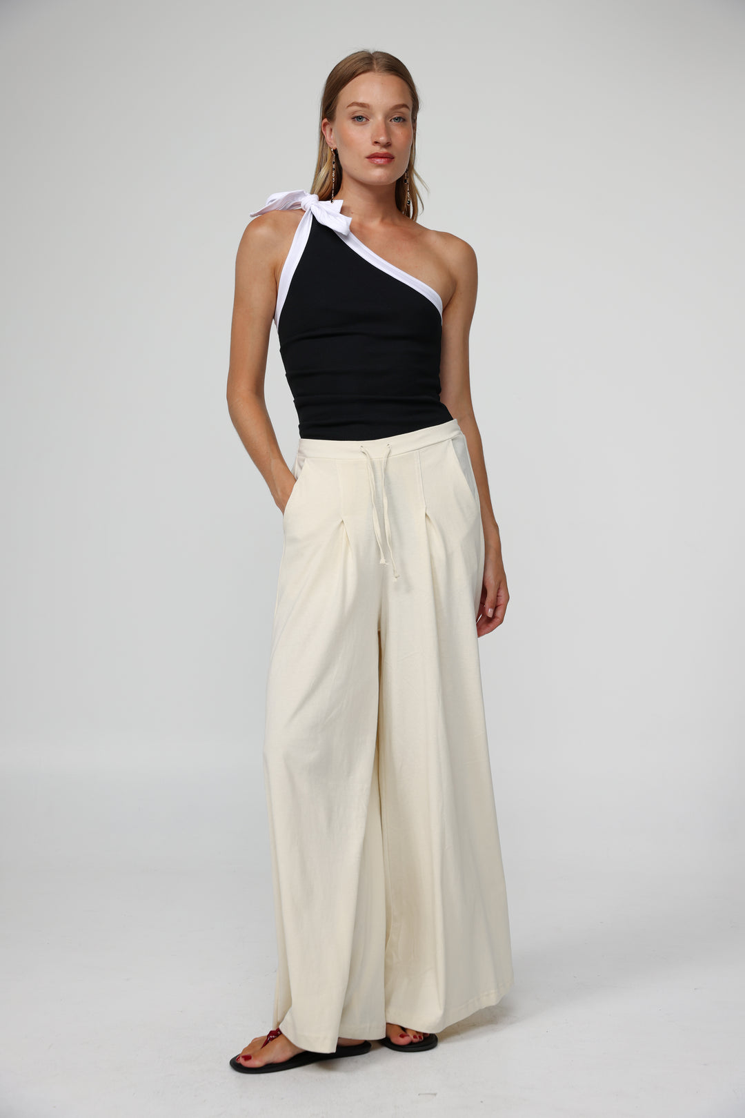 Tie Black&White One Shoulder Top
