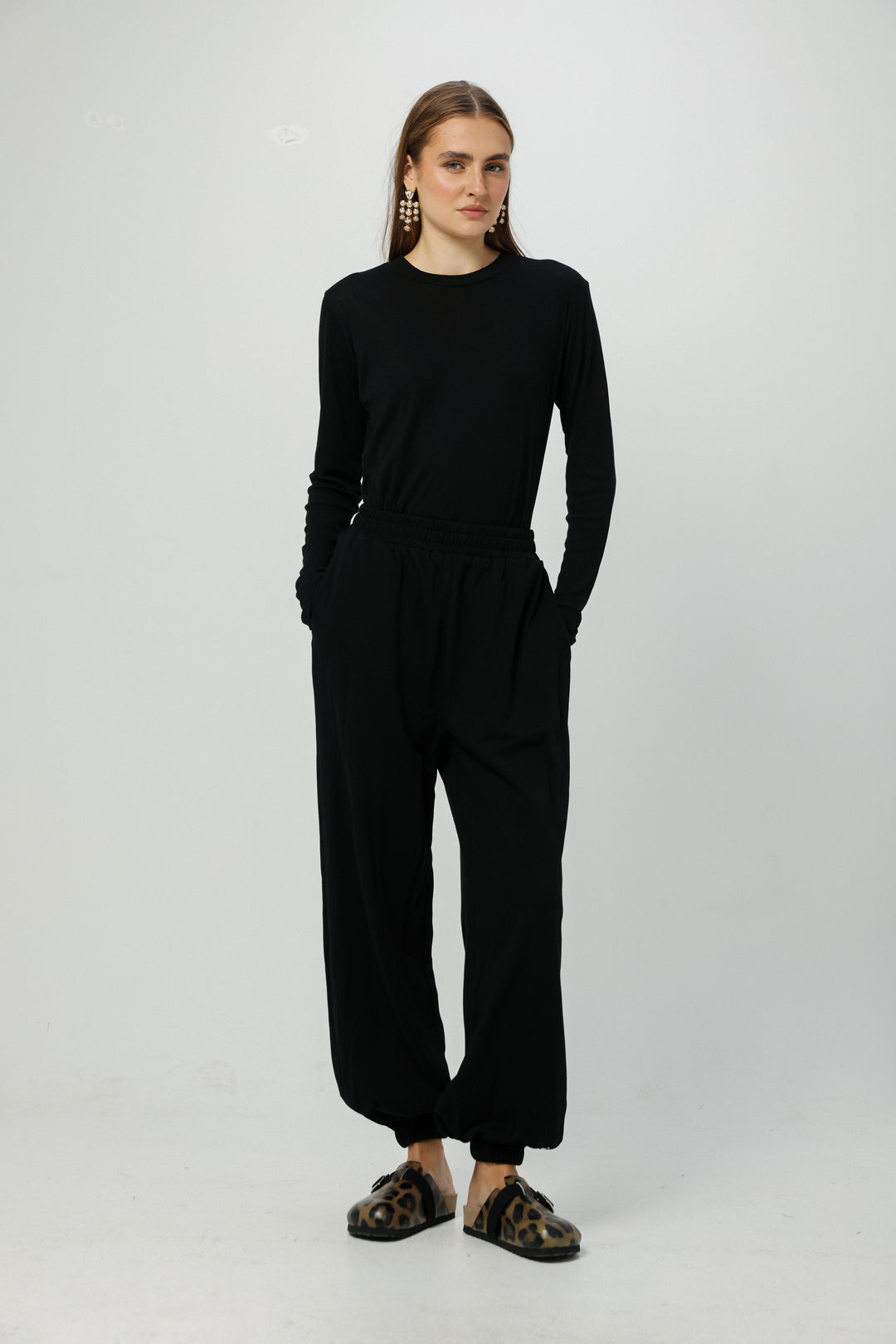Tracking Black Joggers