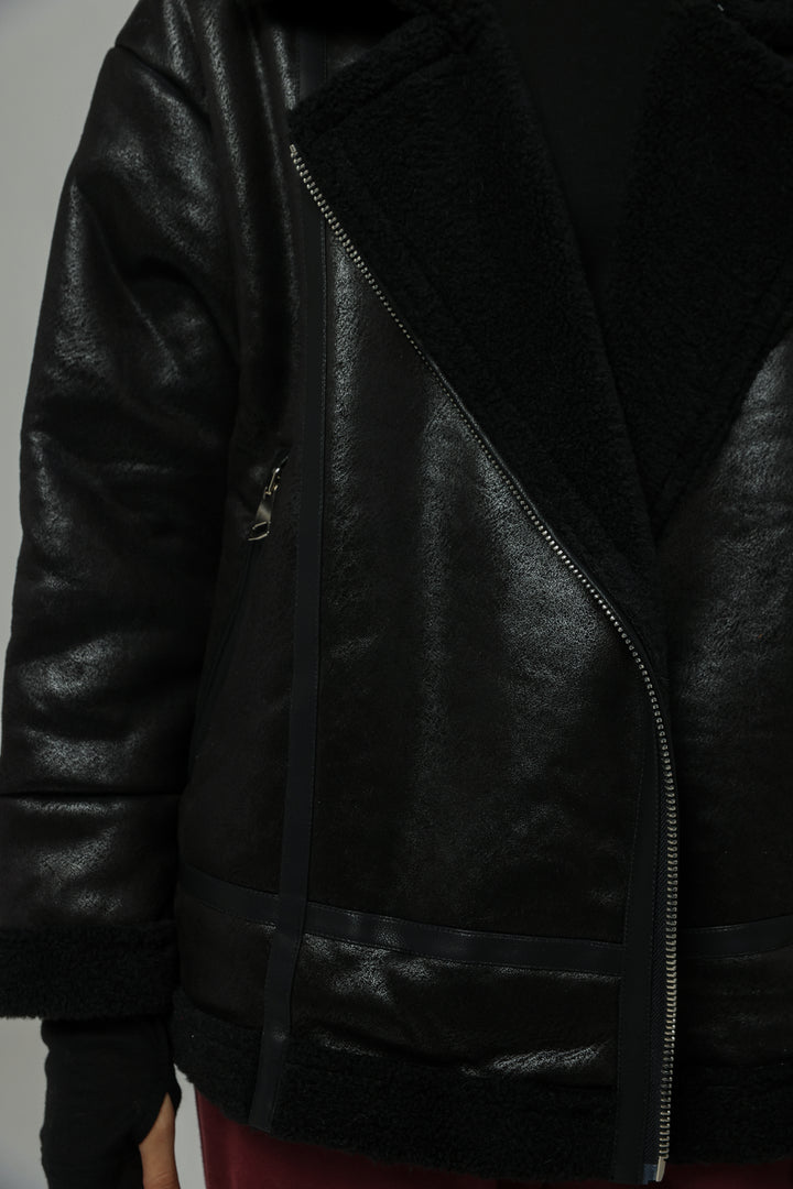 מעיל דמוי עור שחור יוקרתי Faux Leather Black Coat