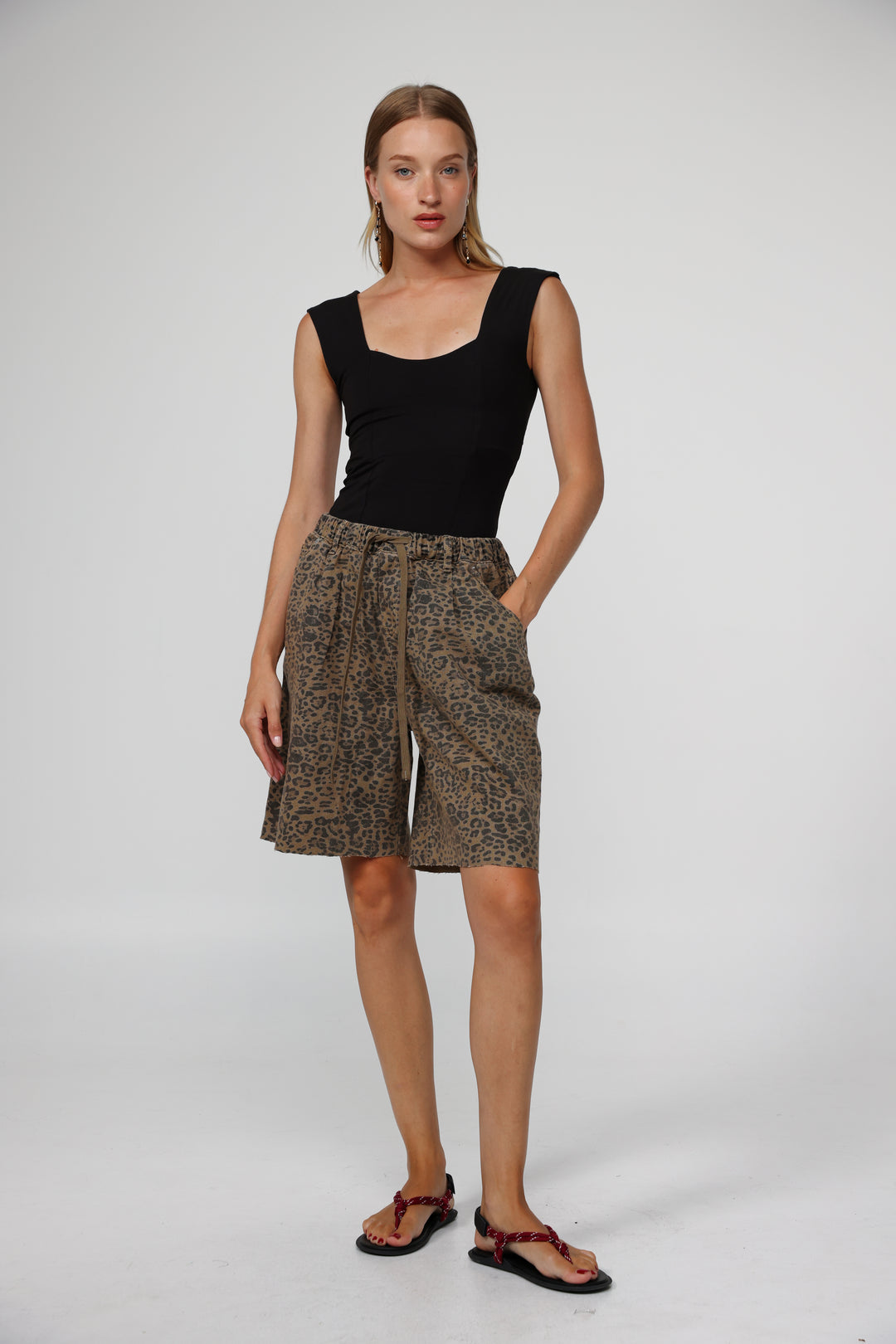 Sheinkin Leopard Denim Shorts ג'ינס מנומר קצר