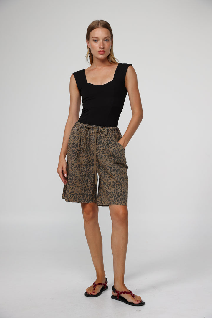 Sheinkin Leopard Denim Shorts ג'ינס מנומר קצר