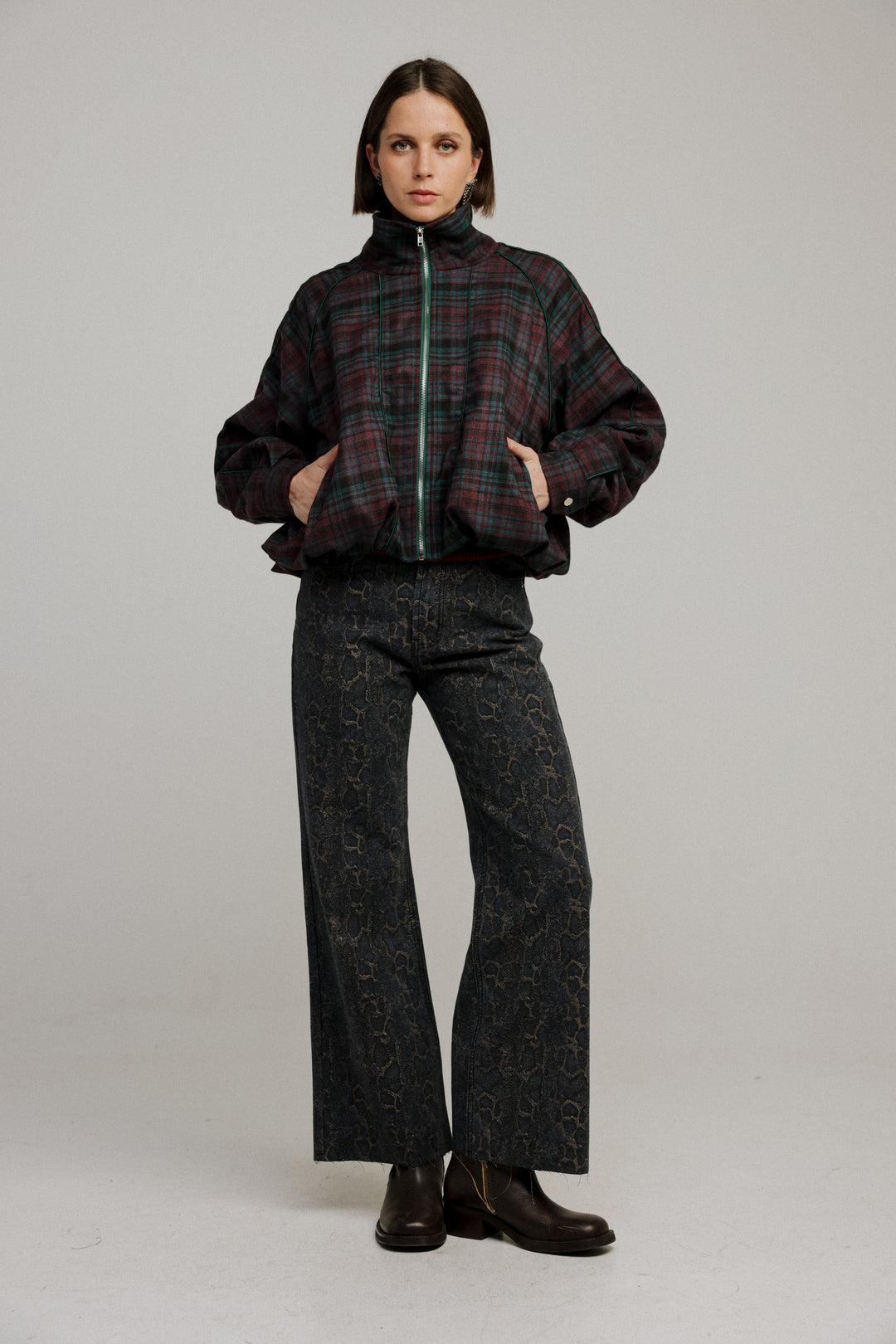 מעיל ג'קט משובץ לנשים Bima Plaid Bomber Jacket