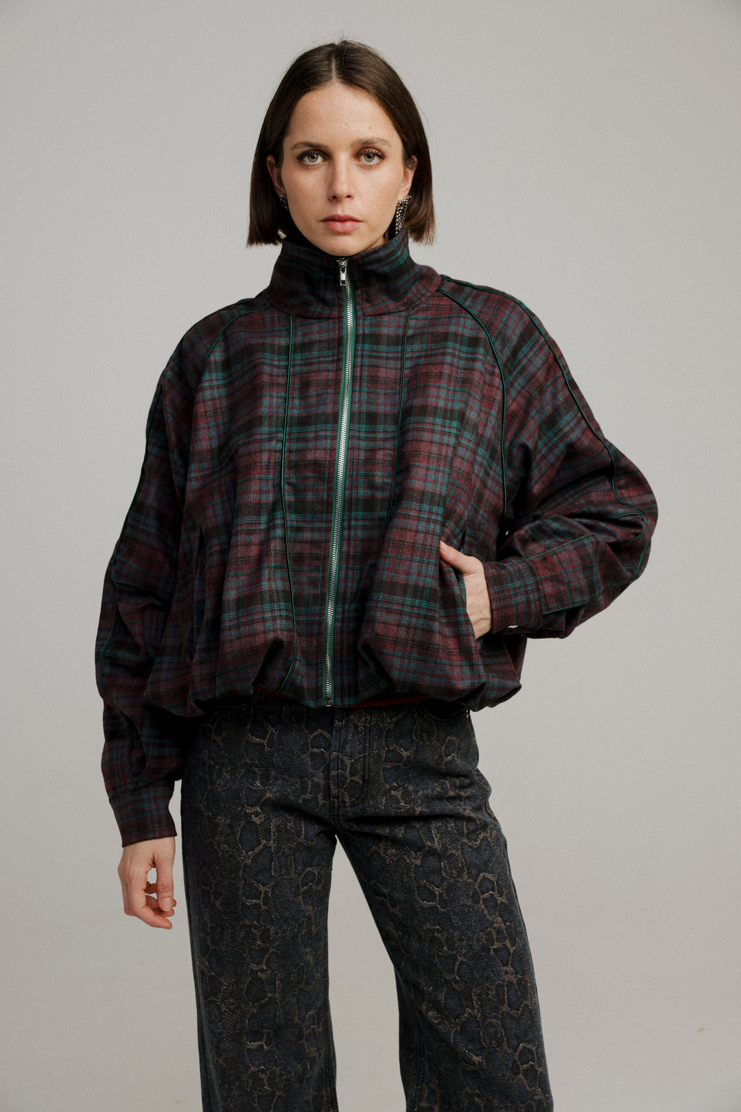 ג'קט משובץ עם צווארון גבוה Bima Plaid Bomber Jacket