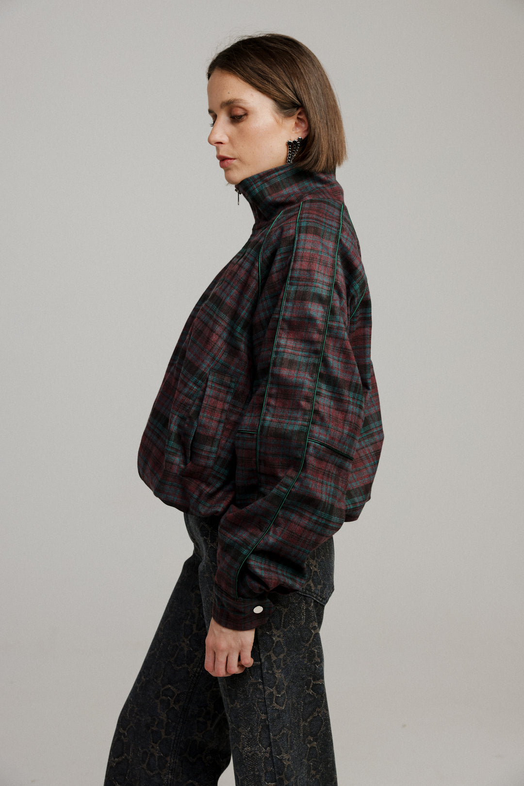 מעיל משובץ לאישה Bima Plaid Bomber Jacket