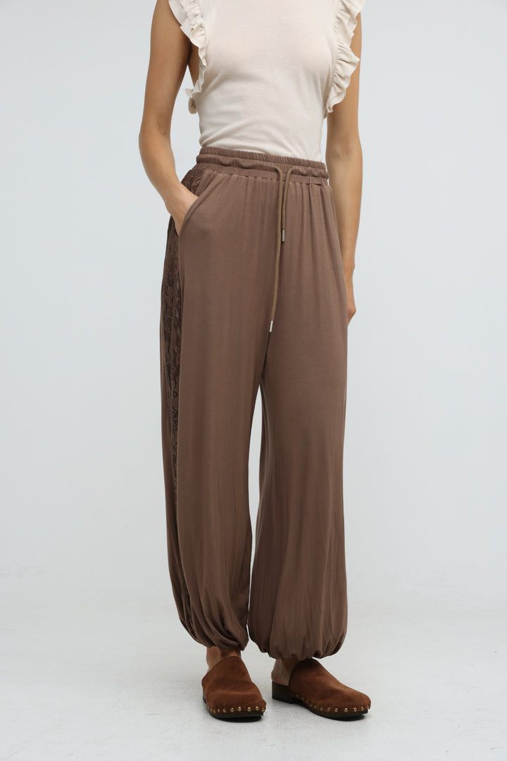 Wander Brown Joggers