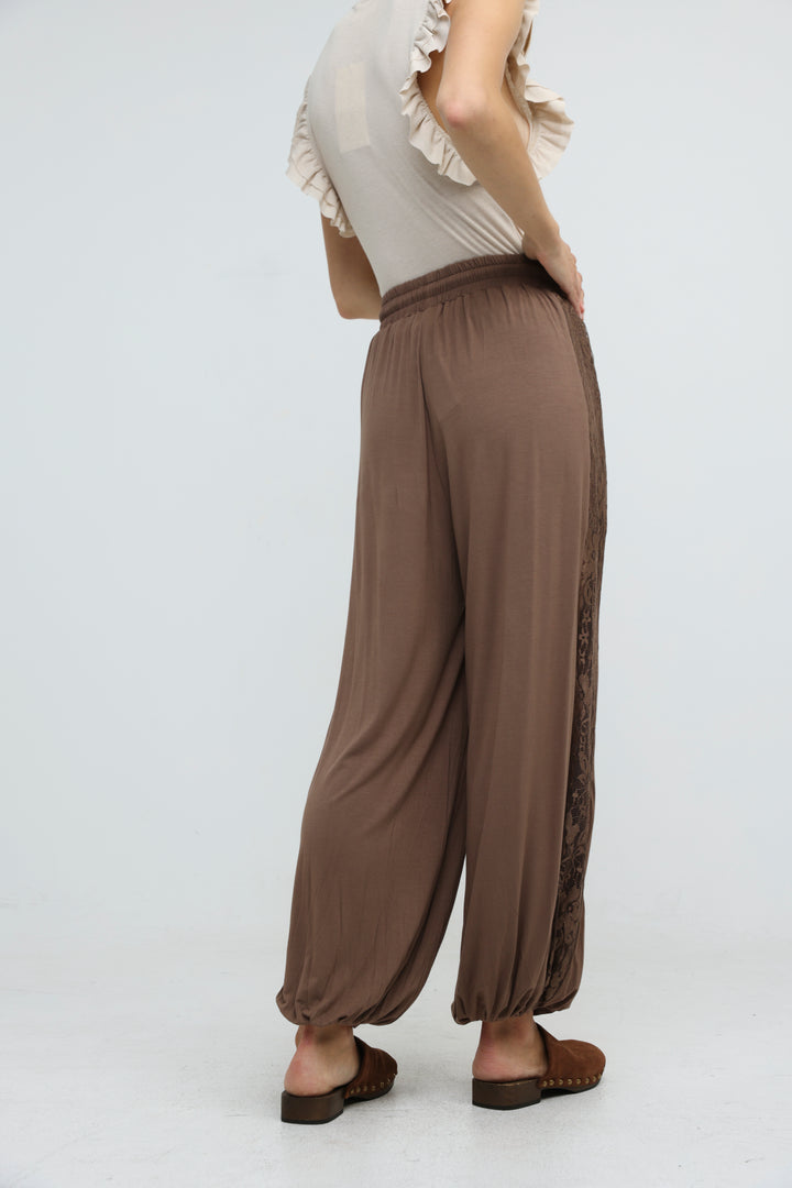Wander Brown Joggers