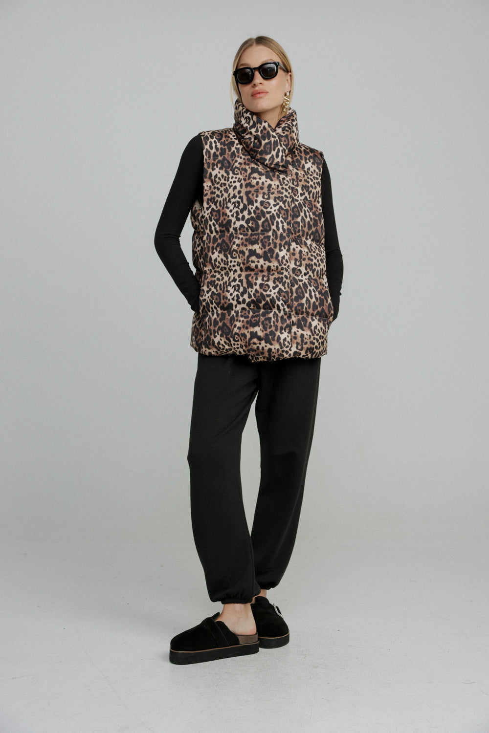 וסט מנומר לנשים Quilted Leopard Vest