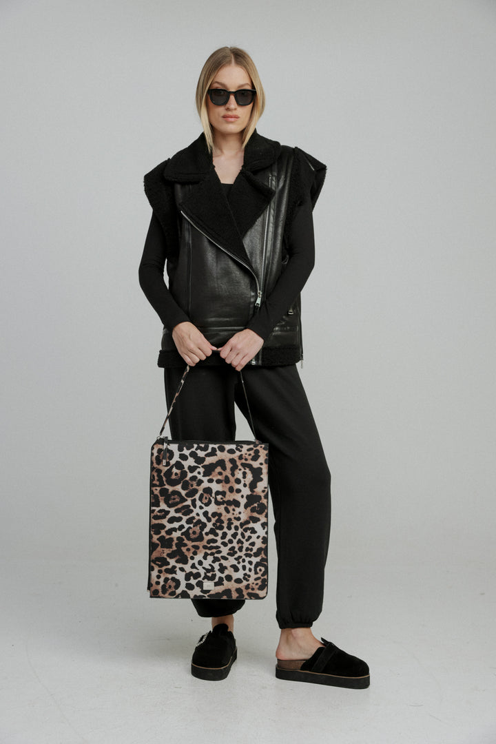 תיק מנומר למחשב עם רצועת אחיזה Leopard Laptop Bag